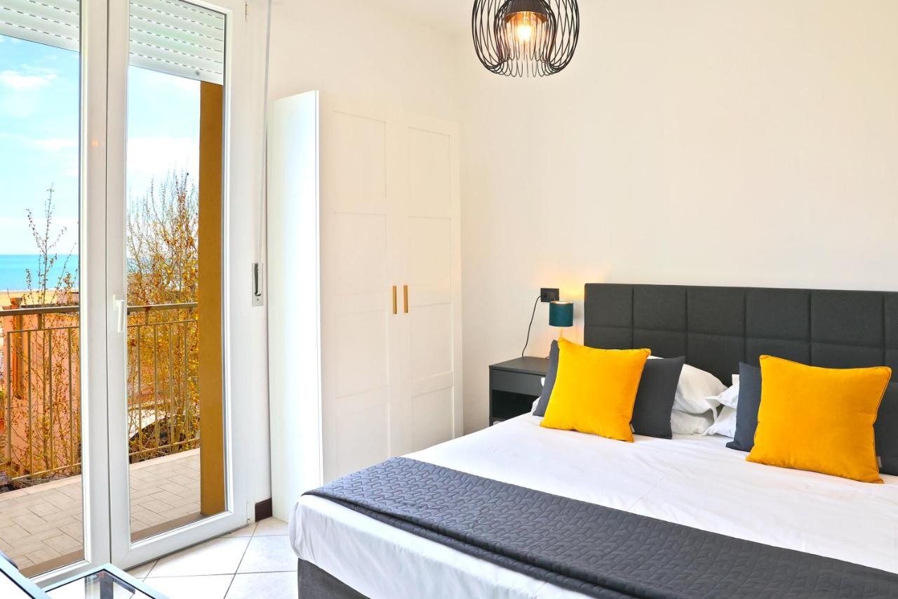 Appartamenti Leone - Vista Mare - Pet Friendly ريميني المظهر الخارجي الصورة